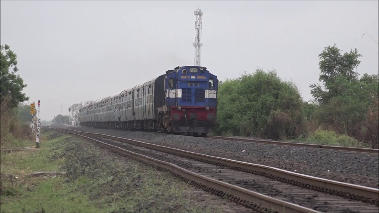 GLORIOUS DIESEL ERA - Rajkot Rewa Express Speeding Past Scenic Viramgam - Ahmedabad Section, Gujarat