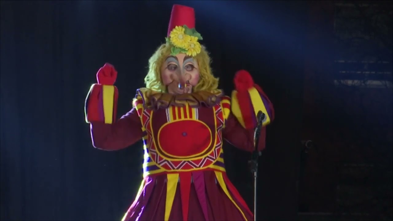 Mollet acomiada el Carnaval amb el judici del Rei Carnestoltes