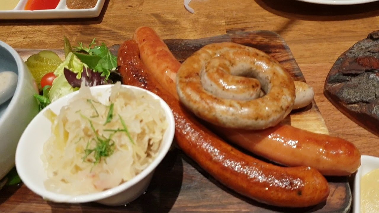 Food For Good Eps1: Brotzeit Singapore bia, xúc xích và đặc sản Đức chẳng thể dịu nỗi buồn thua cuộc