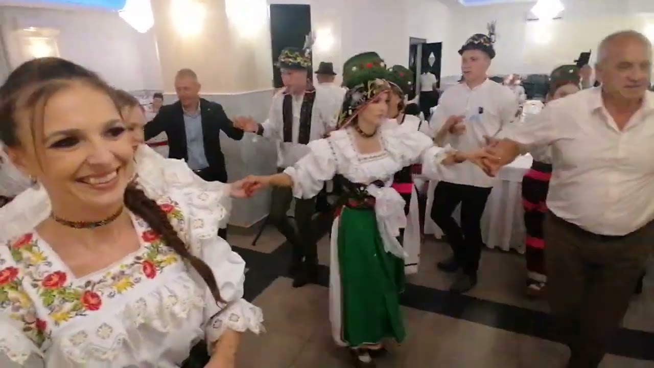 Nunta tradițională Gheorghe Dzitac poienile De Sub Munte Maramureș Colaj (4)
