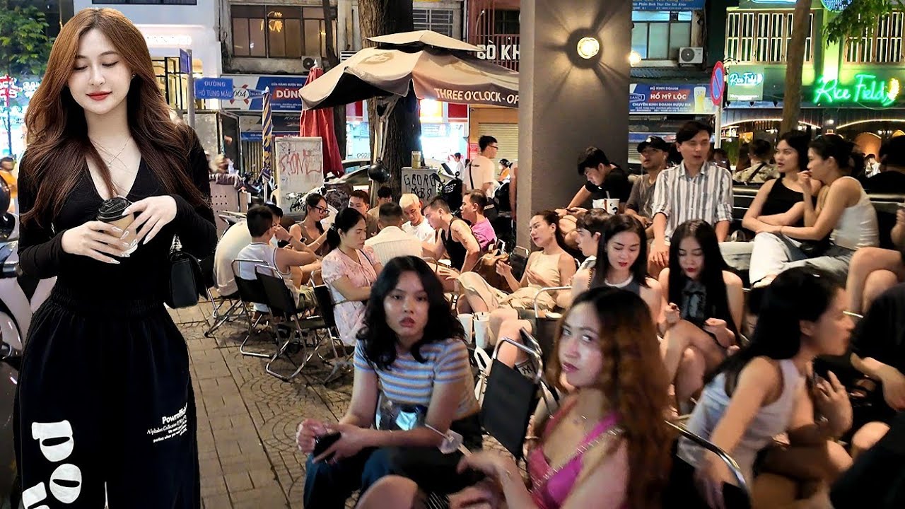 Nightlife in Ho Chi Minh City (Saigon) | Explore the streets of Vietnam 2024