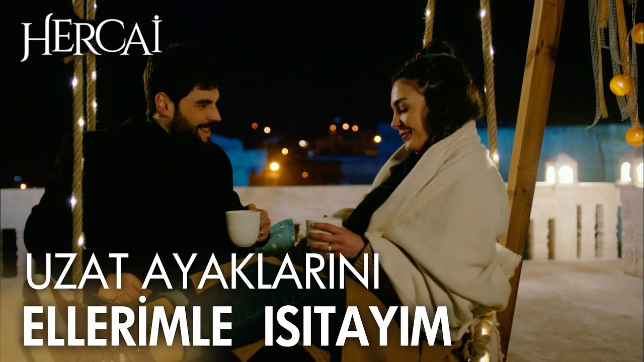 Reymir'in avluda romantik dakikaları... - Hercai 61. B&ouml;l&uuml;m