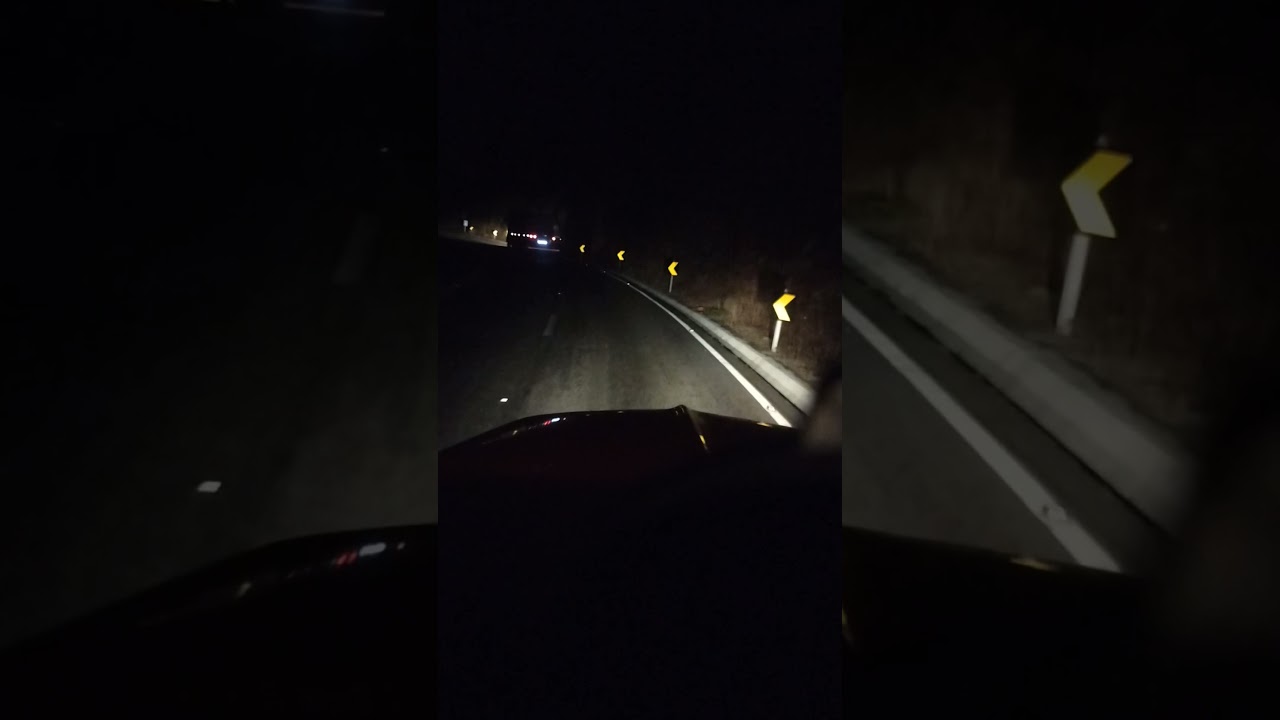 JACARE SCANIA 111s NA MADRUGADA SUBINDO SERRA PESADA COM CARGA DE CIMENTO