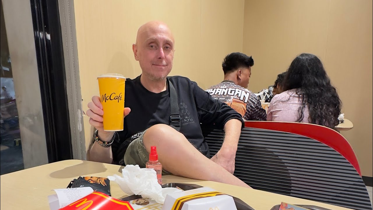 Good evening out for a walk and had MacDonald for dinner in the city Kalibo Aklan 