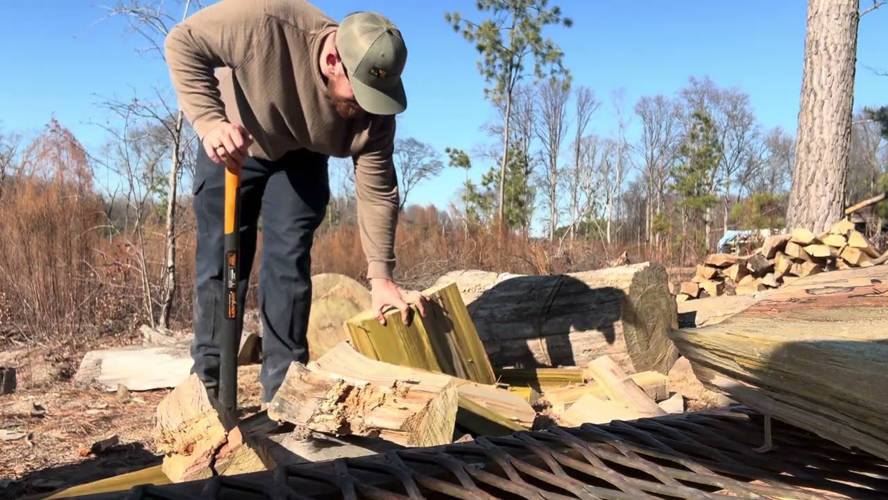 Hand splitting with the Fiskars X27!