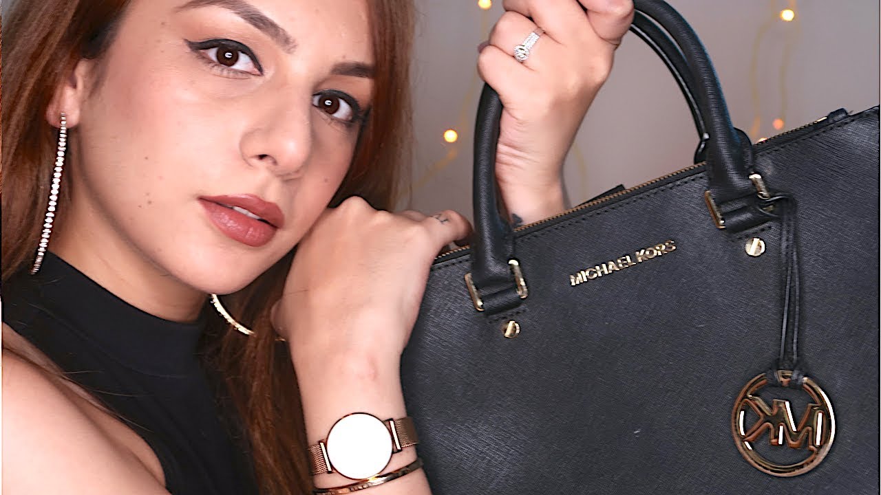 WHAT'S IN MY BAG | Nitibha Kaul
