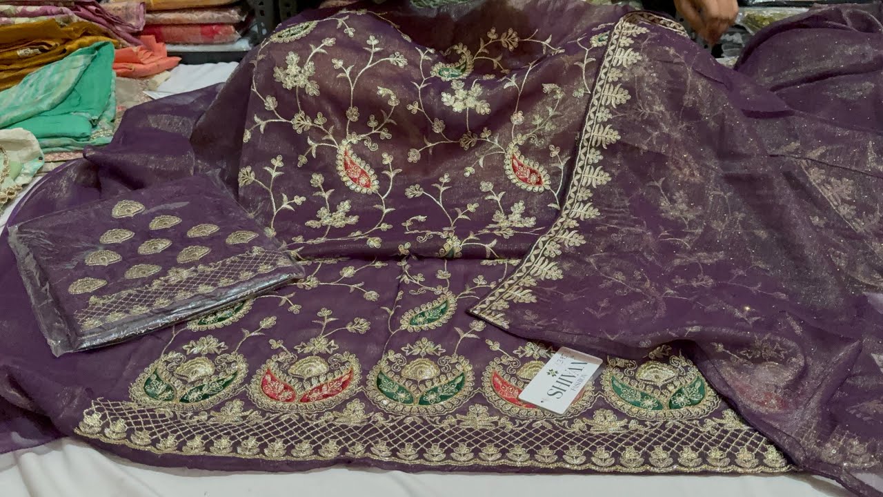 महाशिवरात्रि सेल ! सेल !🎉🎁🎁 फैंसी सूट पर महासेल 🥳🎉#sale #new #fancy #trending #brand 
