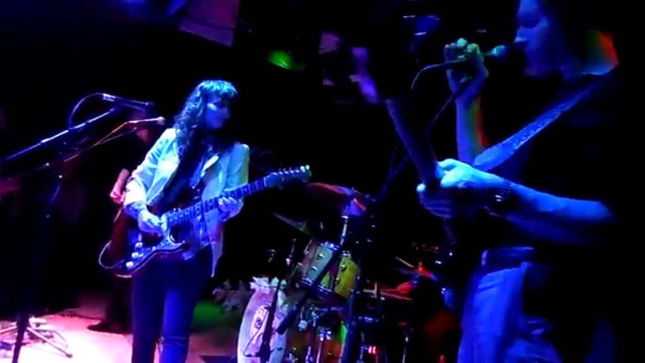 Those Darlins 1/19/16 Live at Zanzabar. Louisville, KY (unstabilized, unenhanced footage)