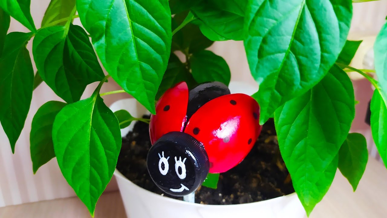 Божья коровка из пластиковых ложек🐞🐞поделки самоделки||своими руками❤ мк❤ декор для сада 🐞