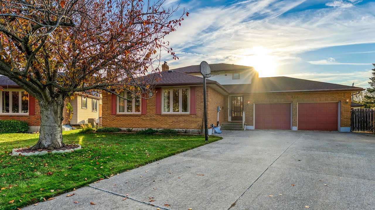 Dean Holtz Photography provides Professional Sarnia Real Estate Photography/Videography