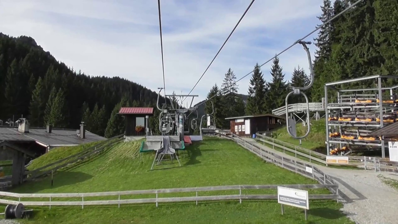 Die Kolbensattelbahn Oberammergau (2-CLF - Doppelmayr) am 26.10.2017 (mit historischen Szenen)
