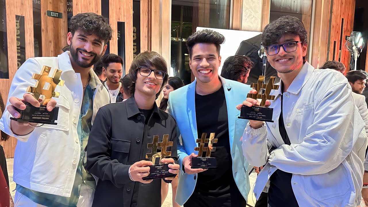 Finally Vlogger Of The Year 😍 Award Mil Gya