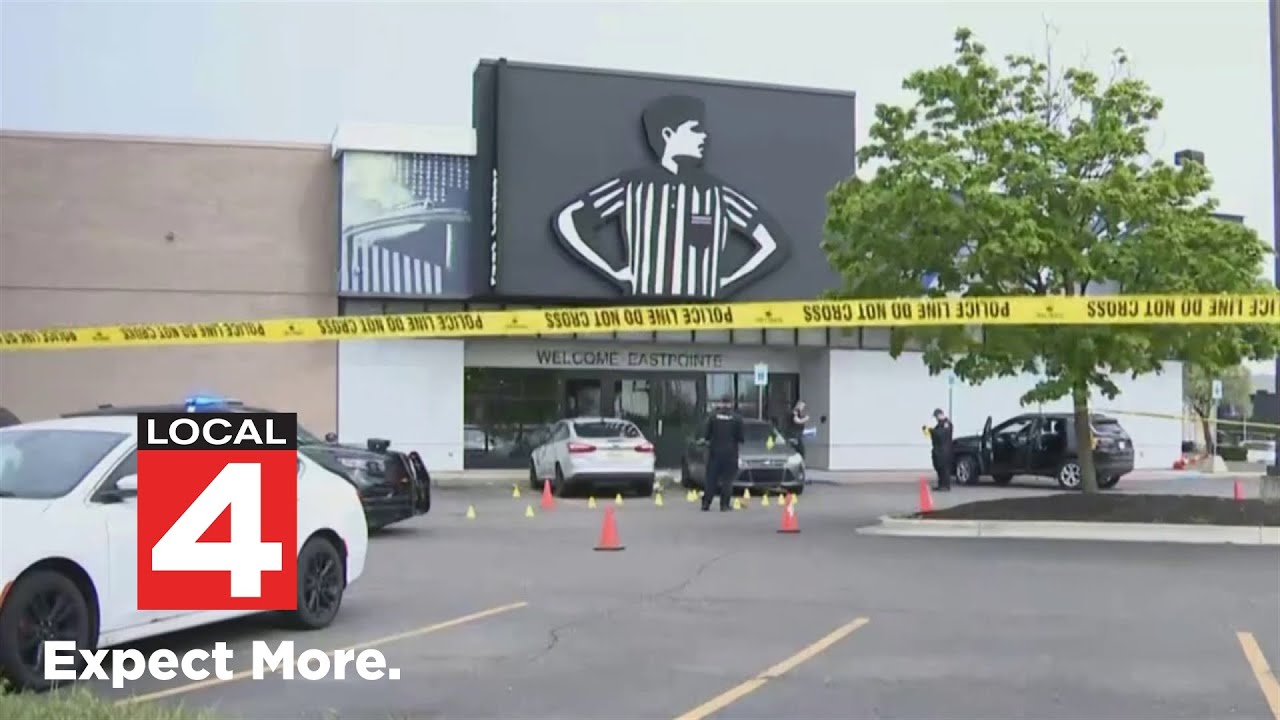 2 killed in quadruple shooting outside Foot Locker in Eastpointe