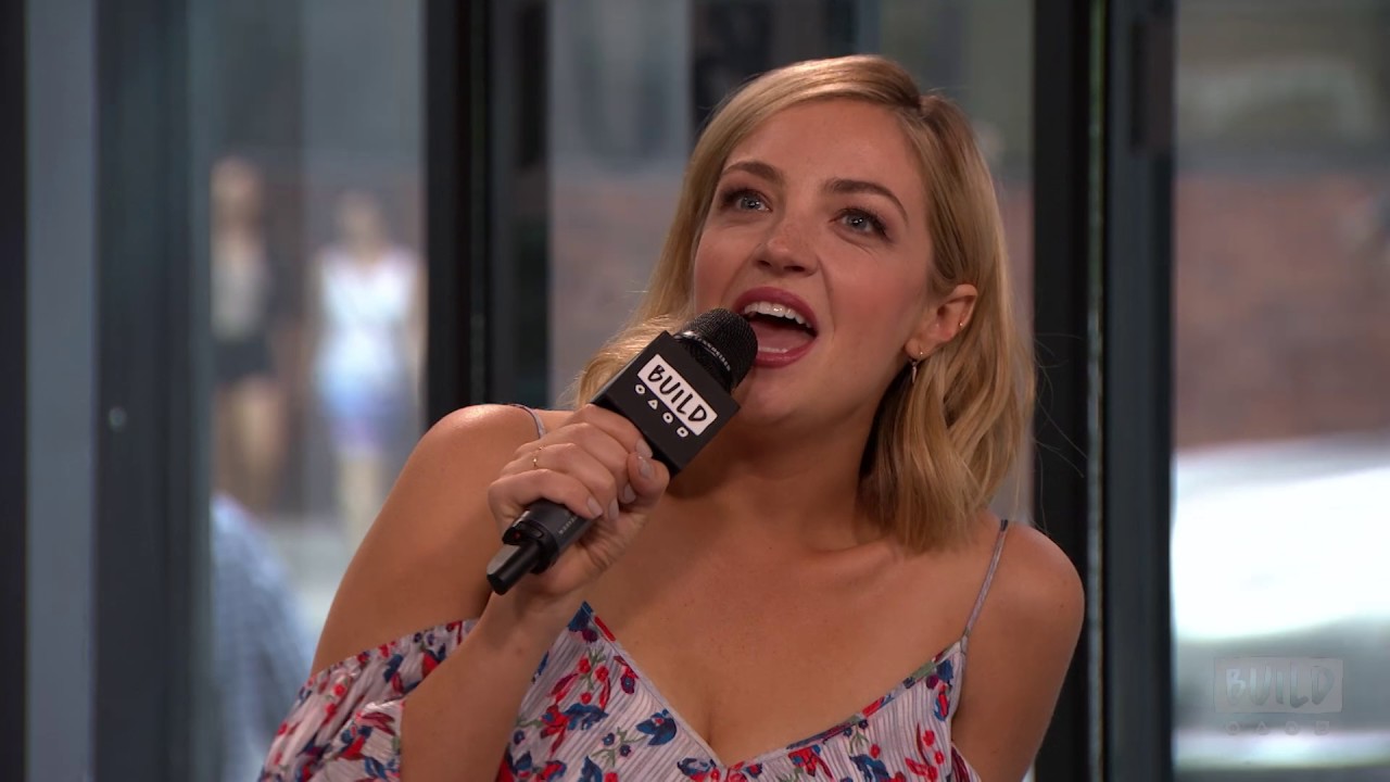 Abby Elliott On Impressions And 
