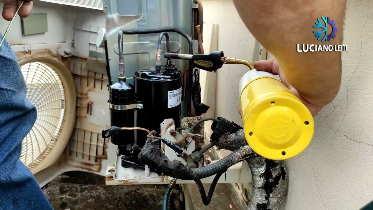 Trocando compressor do ar split Samsung 9.000 BTUs, serviço de hoje