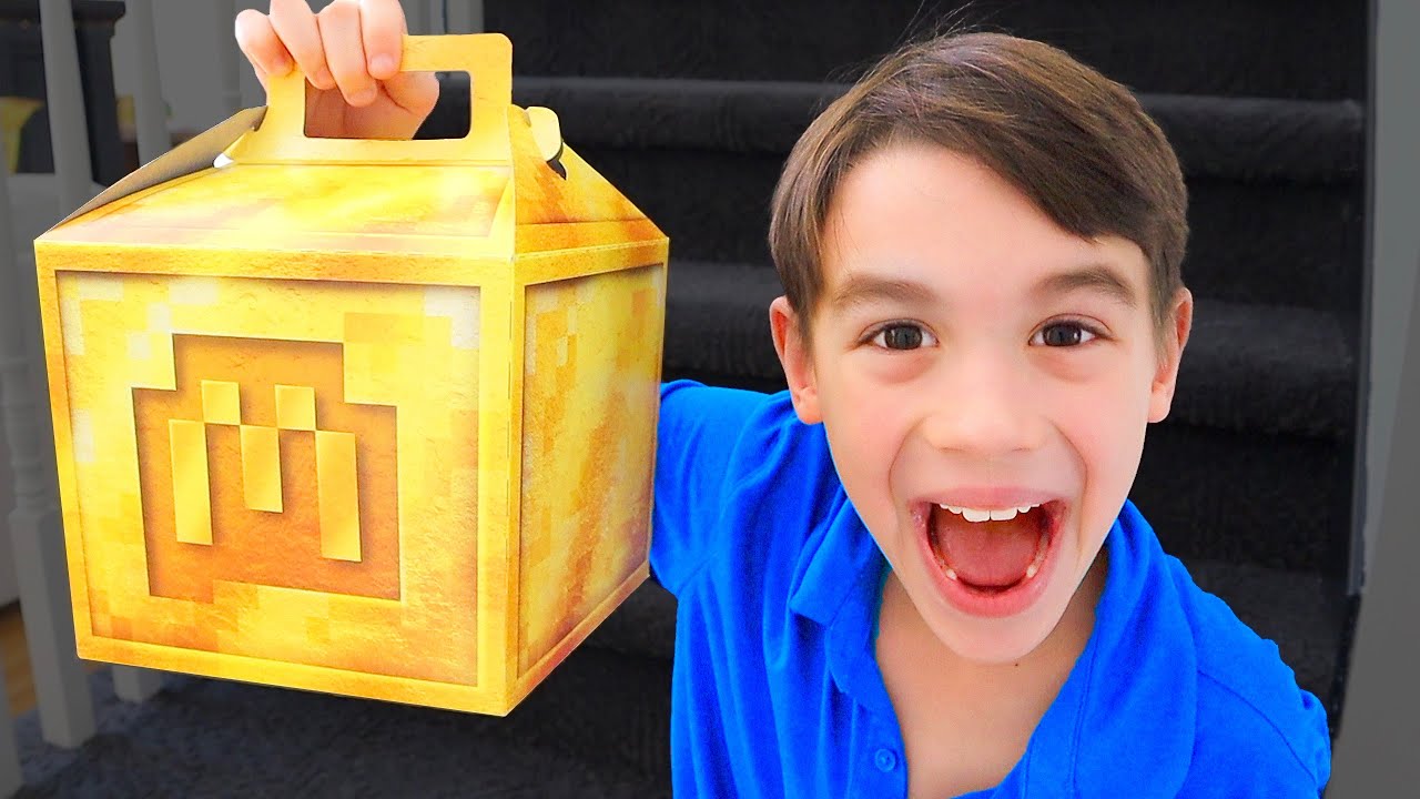 Don't Order MINECRAFT Happy Meal IRL at 3pm!