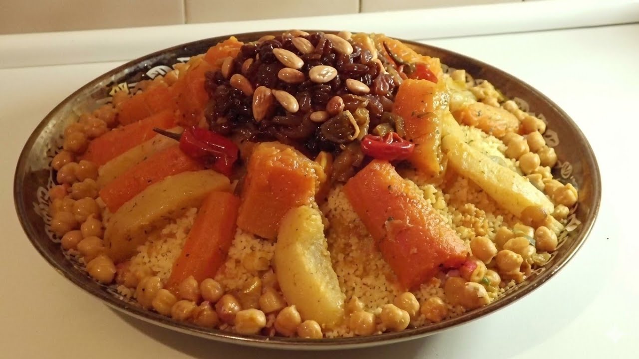 أسرار الكسكس المغربي بالخضر والتفاية 🥘 كيجي هشيش وبنين وسهل فالتحضير