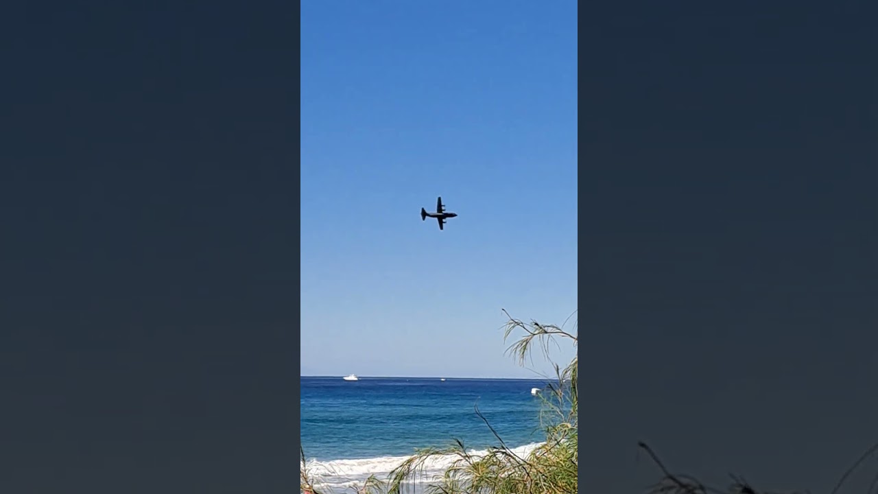 RAAF C-130 Super Hercules flares demo |GoldCoast Airshow