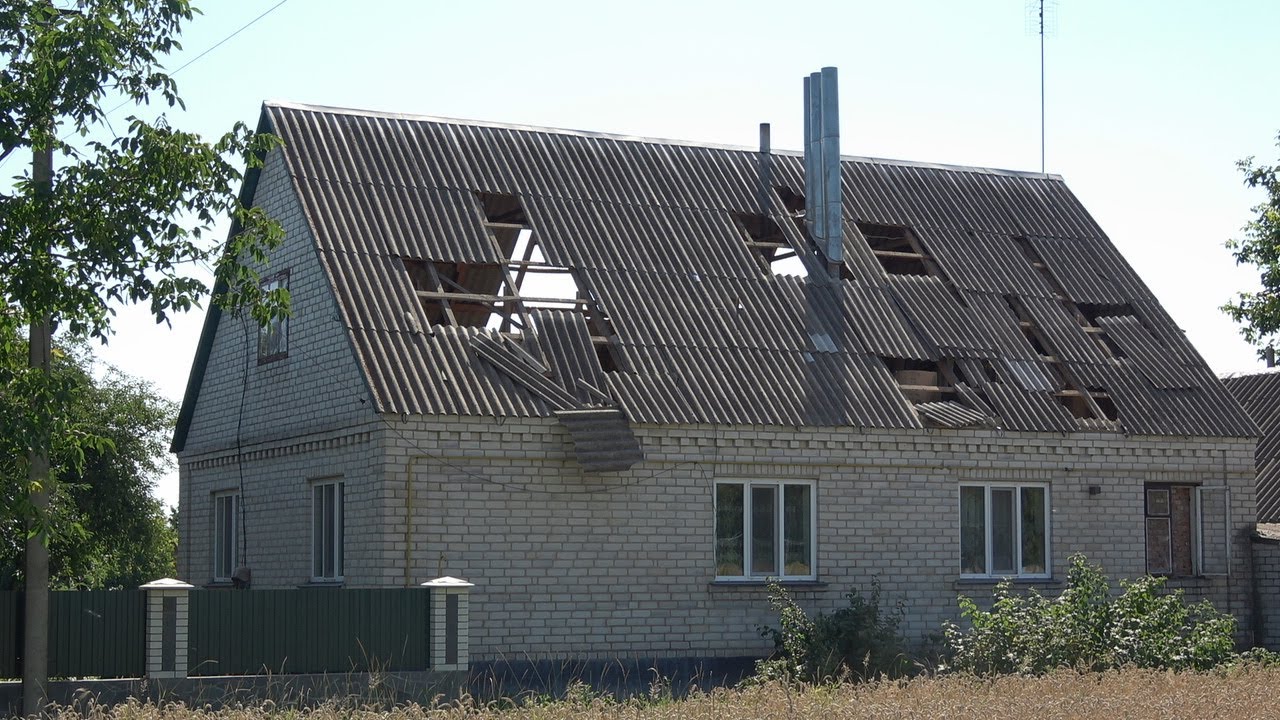 Поліцейські Житомирщини документують наслідки ворожого удару в Чуднівській громаді