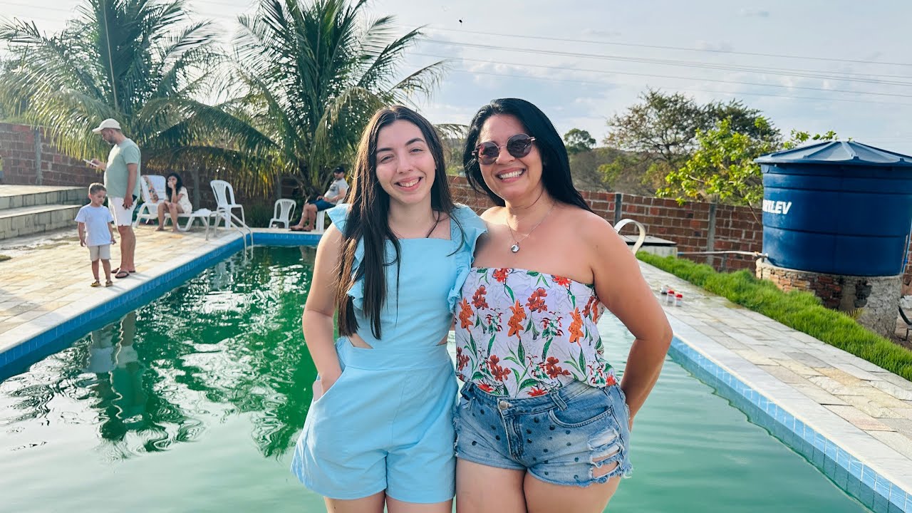 FUI A PISCINA COM CAMILA