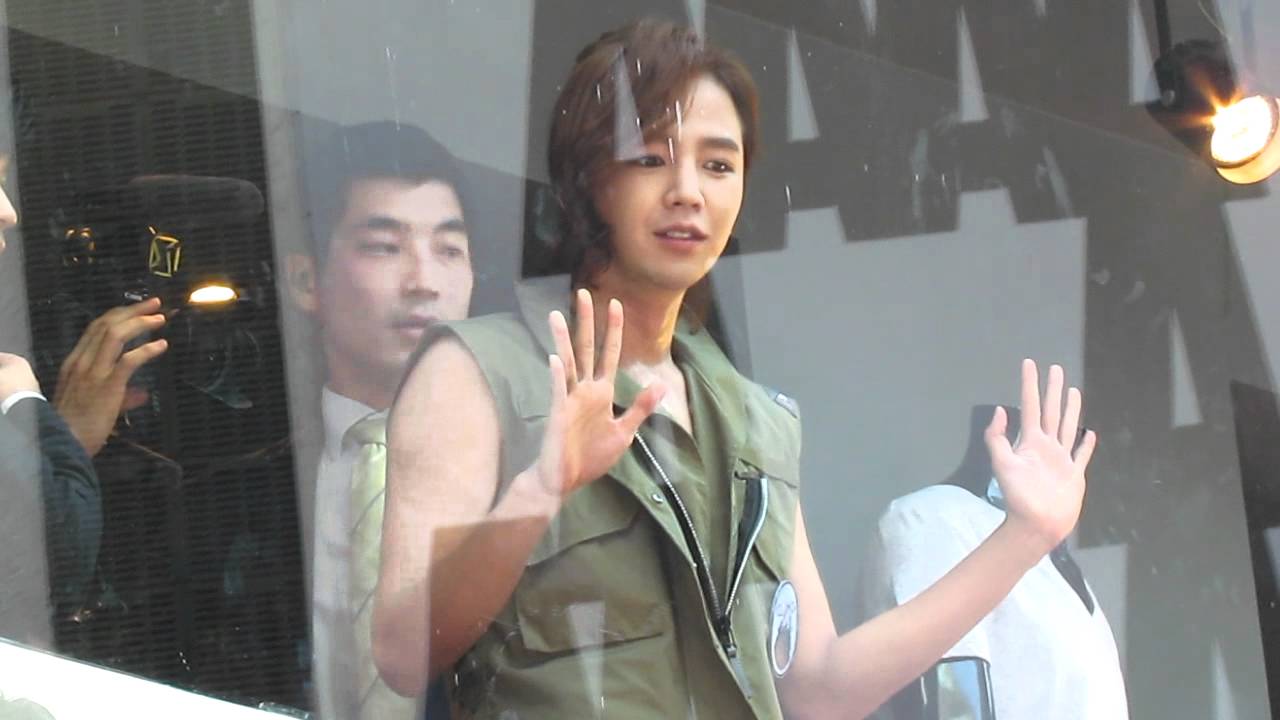 110721張根碩-明洞::codes combine簽名會 (장근석Jang Keun-Suk)