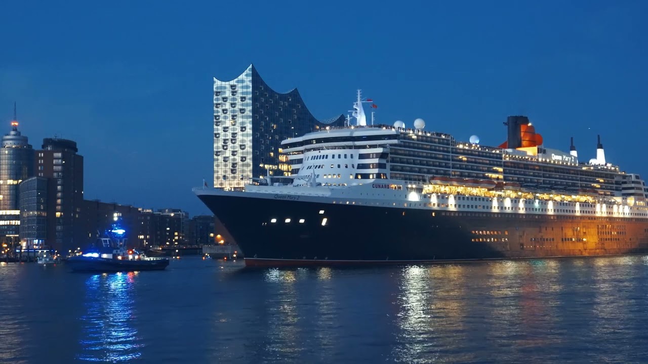 Cruise Days 2022 | Queen Mary 2 eröffnet vor der Elbphilharmonie den Blue Port