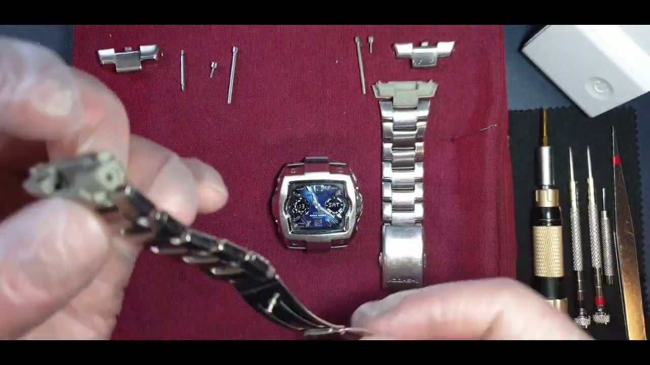 How to replace the battery Casio G-SHOCK (G-011D) G-011D-2B C-Cube