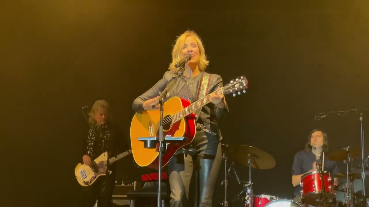 Sheryl Crow - All I Wanna Do - The Piece Hall, Halifax UK - 13 June 2024