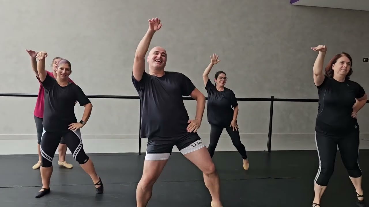 Elas Têm +40, Dançam Demais e arrasam com o professor David 🔥 Jazz Dance com Muita Alegria