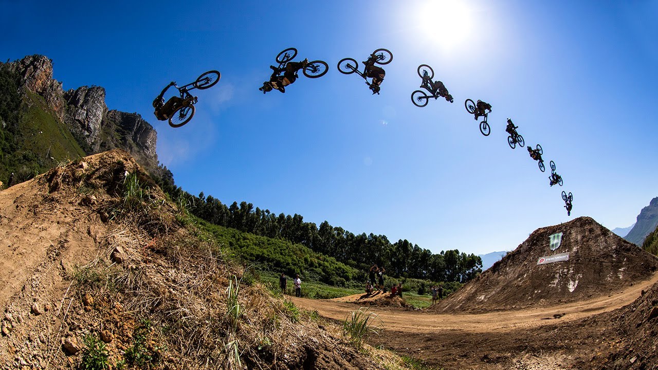 Adolf Silva's double backflip at Dark Fest