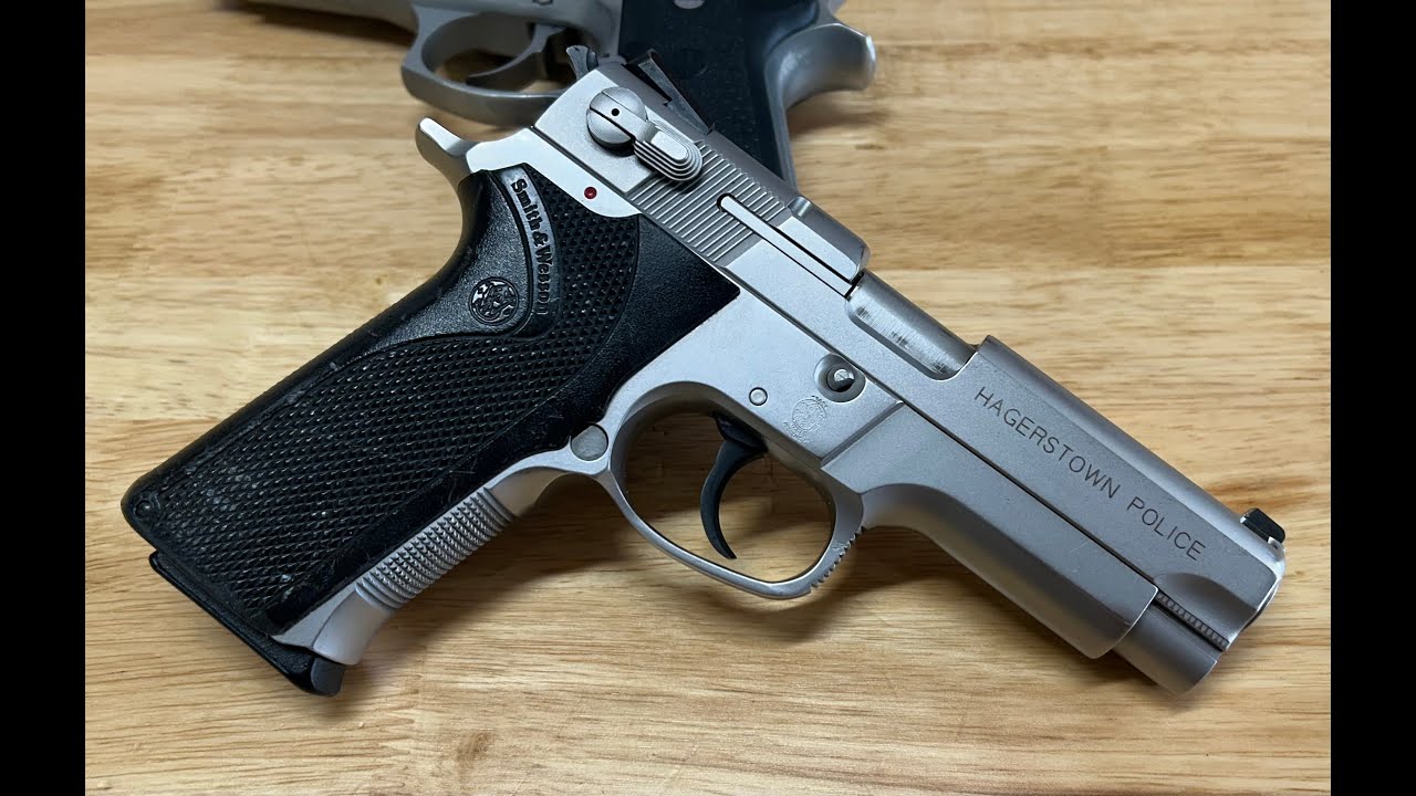Самый крутой пистолет 90-х! Smith and Wesson 4006