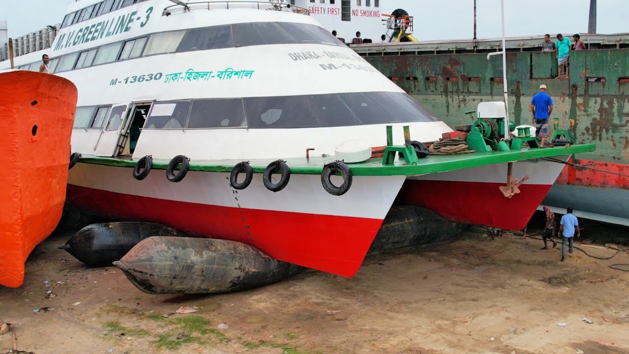 যেভাবে ড্রাইডক থেকে গ্রীন লাইন-৩ ক্যাটামেরান জাহাজকে পানিতে ভাসানো হলো |How to float Mv Green line-3