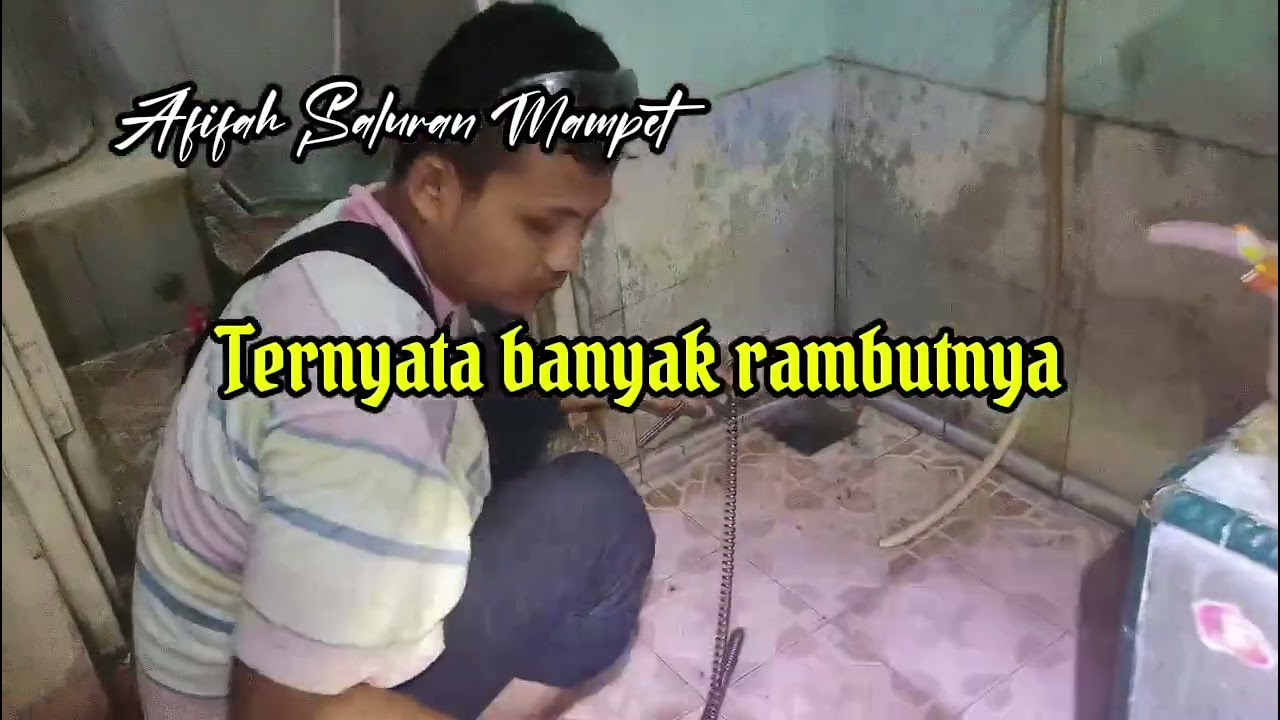 Saluran air pembuangan mampet di Link. Ketileng Cilegon Banten.