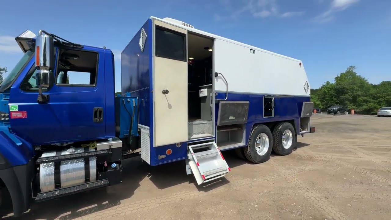 International Wireline Truck