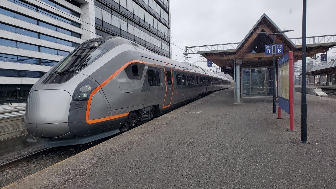 (New Flytoget Train Class 78) Trains in Oslo: Skoyen Station Part One