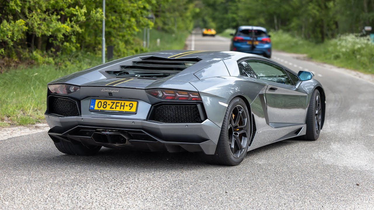 Lamborghini Aventador with Decat Akrapovic Exhaust - LOUD Accelerations & Revs !
