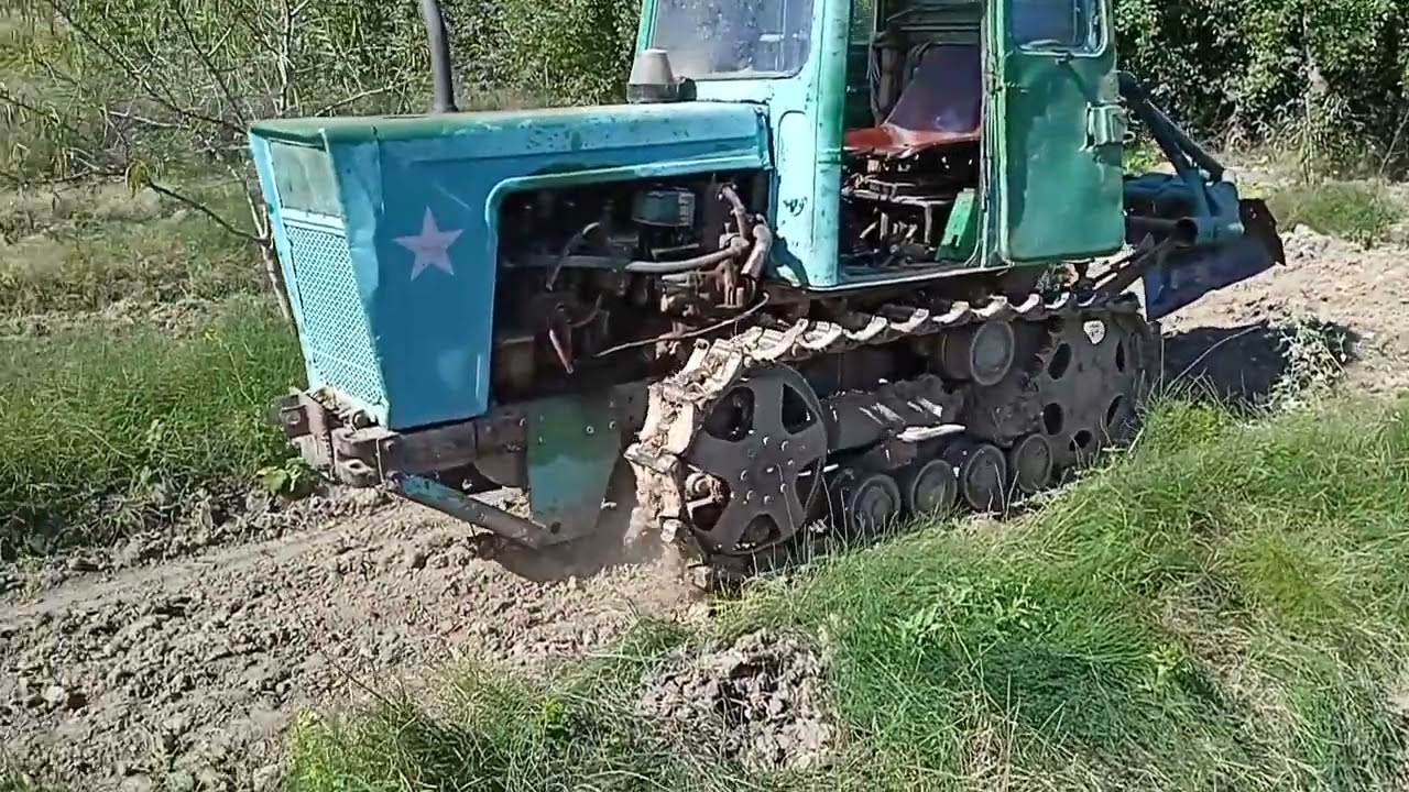 Работа в саду трактором т -54 ( Болгар)