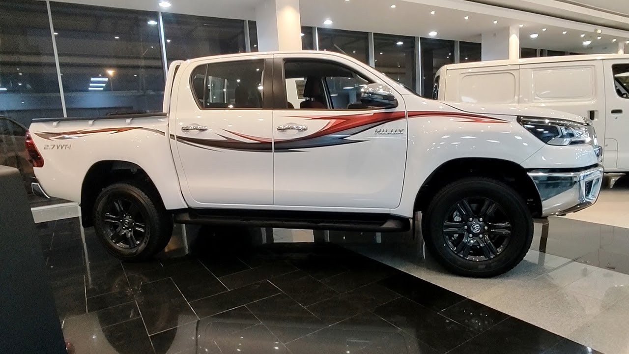 2023 Toyota Hilux 2.7L 4x4 MT