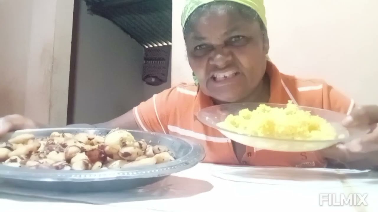 COMENDO CAROÇO DE JACA COZIDO COM CUSCUZ/ VOCÊS NUNCA VIRAM