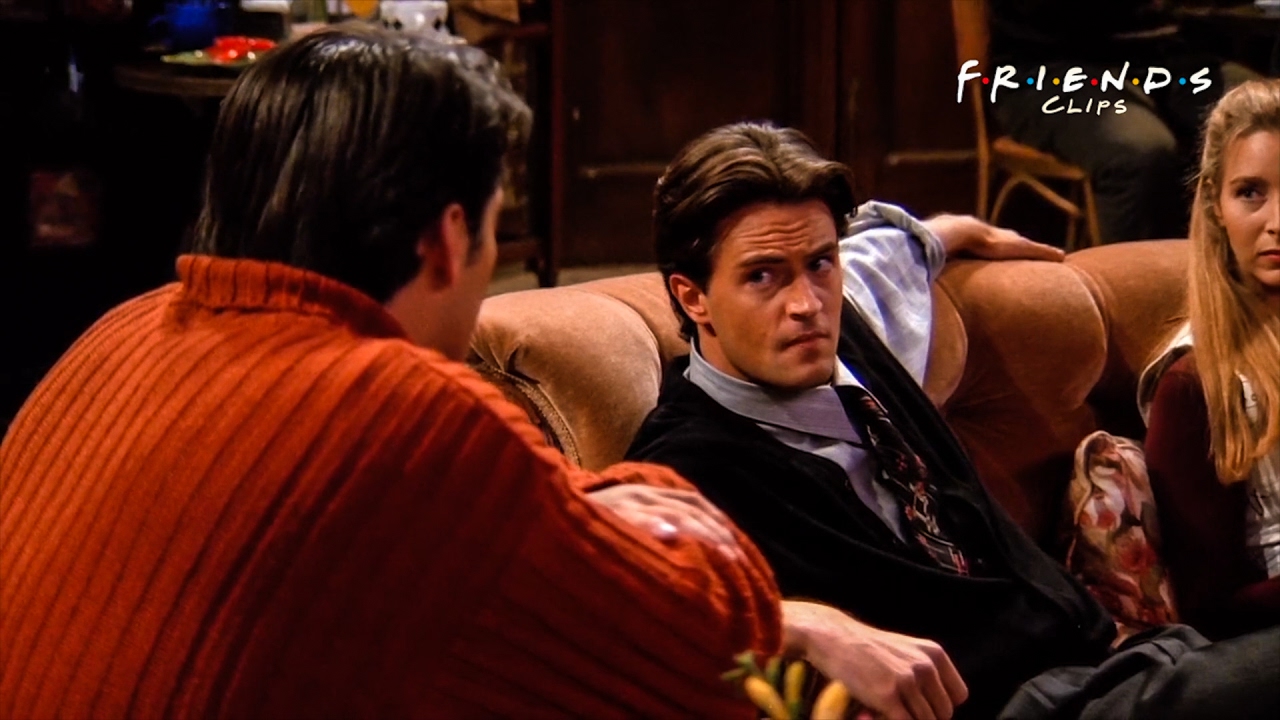 Friends | So Chandler looks Gay