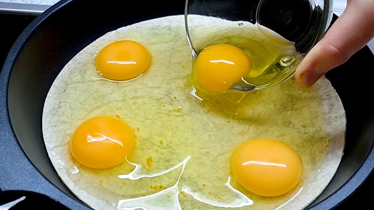 Накройте яйца лепешкой! Вкусный рецепт за 5 минут! Новый рецепт завтрака с яйцами