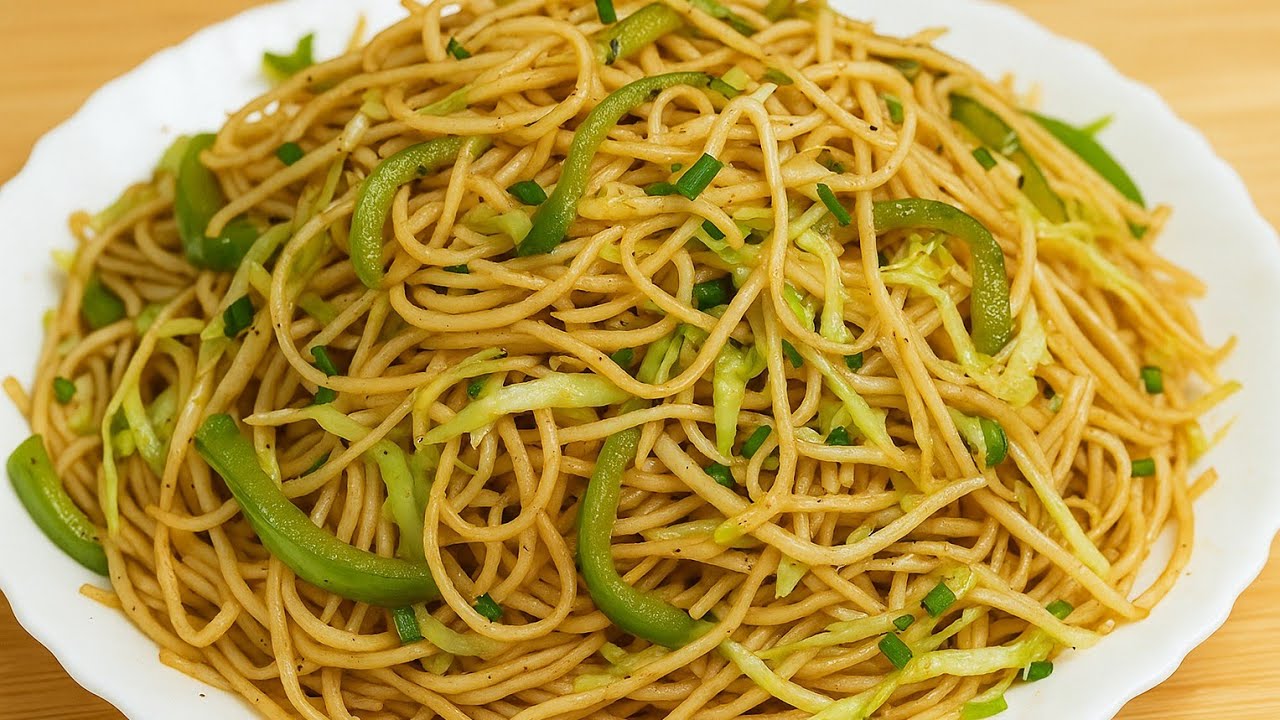  Veg Noodles Recipe | Street Style Noodles with Capsicum & Cabbage|Easy Dinner Idea #cookingdream24 