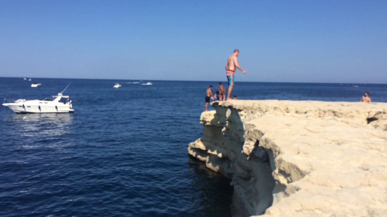 Cliff Jumping in Malta - Il-Ħofra ż-Żgħira & St. Peters Pool