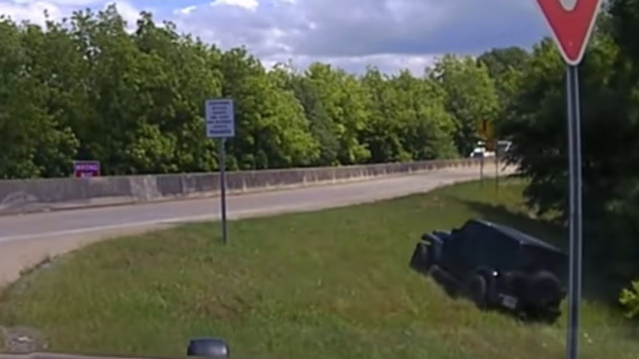 Arkansas State Police chase JEEP Sahara on I40 around Galloway, Arkansas