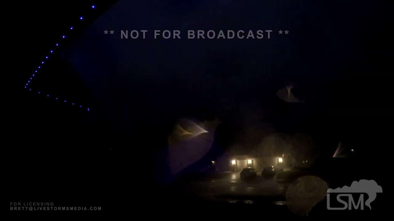 03-14-2025 Arnold Missouri - Approaching EF2 Tornado Roar - Passes Behind House
