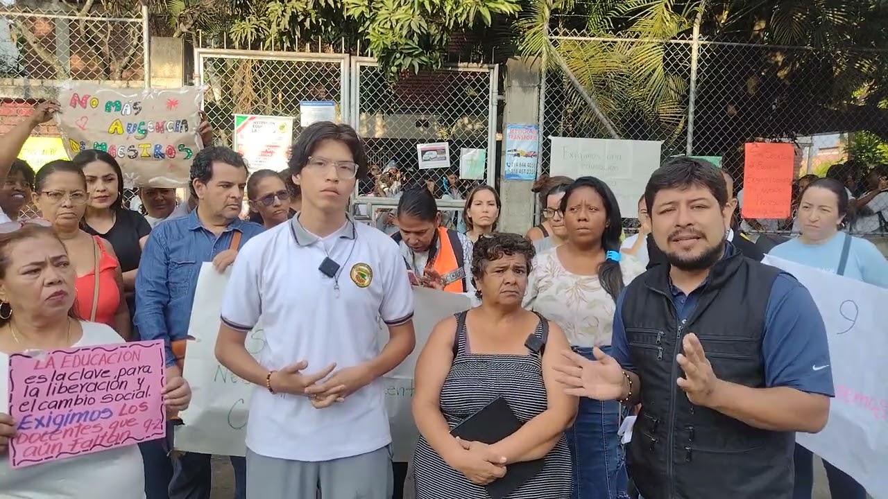 Colegio La Merced en Cali - protesta por falta de docentes