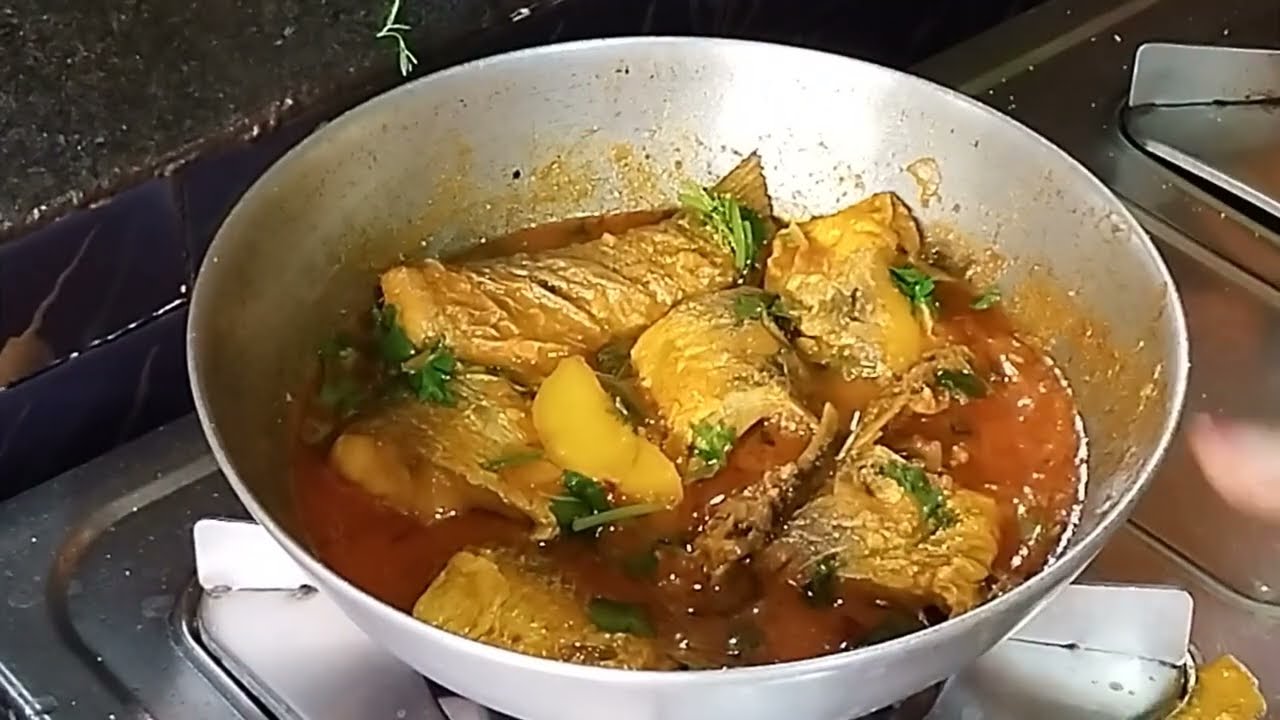 Fish Curry in Bangla l এই ভাবে মাছ রান্না করলাম বেশ ভালো হয়েছিল । @ Cooking House of Anima 