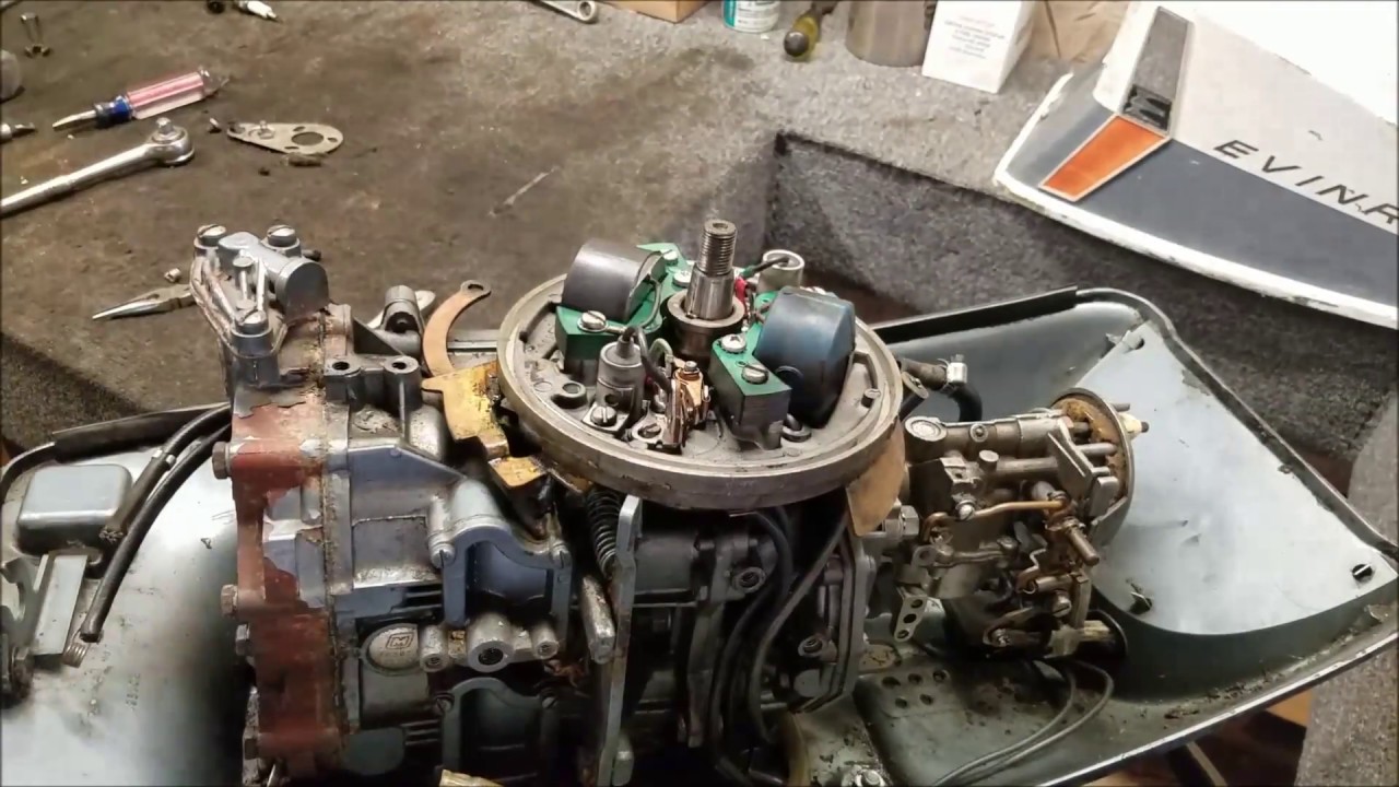 1963 Evinrude 10 HP Powerhead & Components Removal