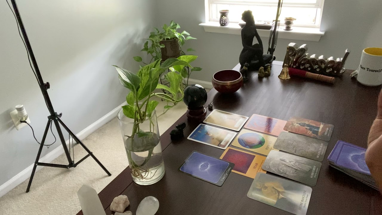 OCTOBER ENERGY ☄️GOOD THINGS POPPIN, RECOGNITION & NEW LOVE. ALSO, EMOTIONAL LOSS & ENDINGS!
