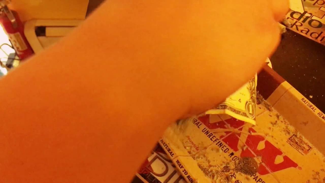 How to roll a joint using a Dollar 101